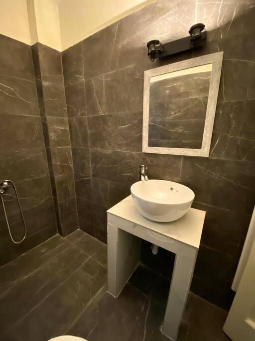 Amazon Spacious 3Bedroom Premium Neighbourhood Афины Экстерьер фото